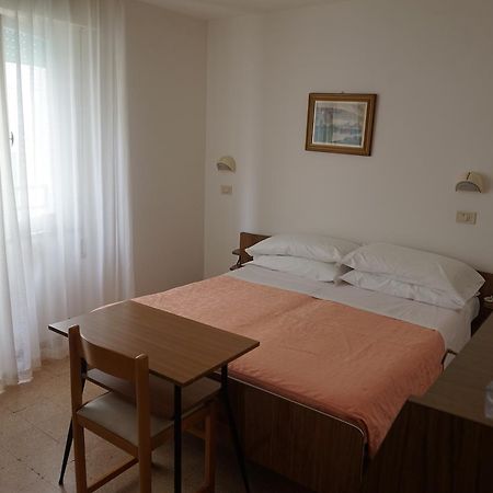 Hotel Aurora Gabicce Mare Εξωτερικό φωτογραφία