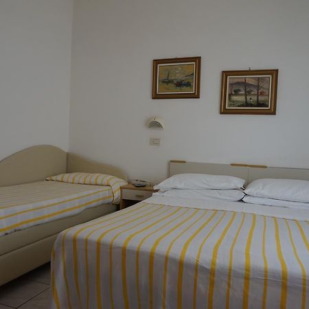 Hotel Aurora Gabicce Mare Εξωτερικό φωτογραφία