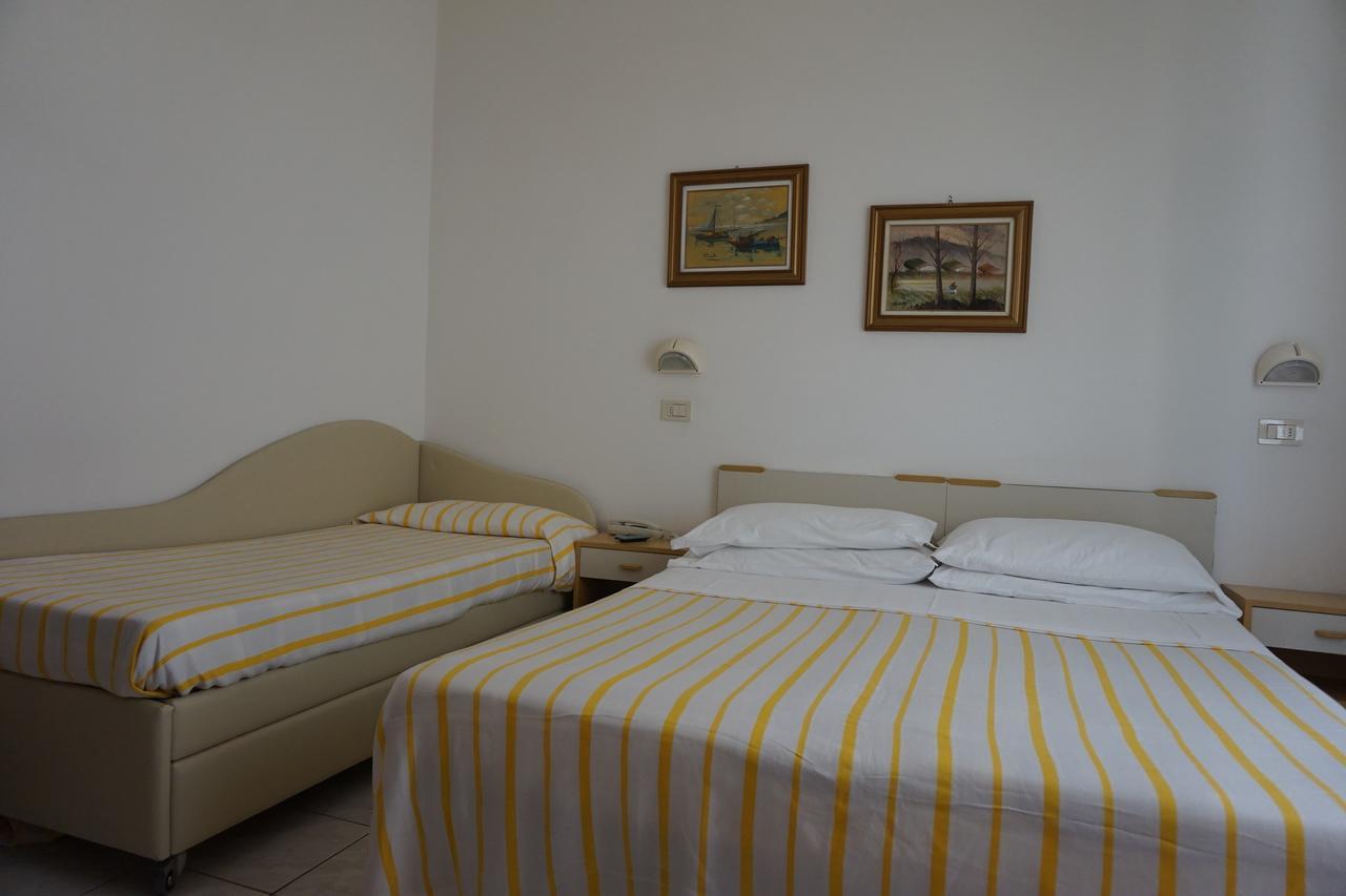 Hotel Aurora Gabicce Mare Εξωτερικό φωτογραφία