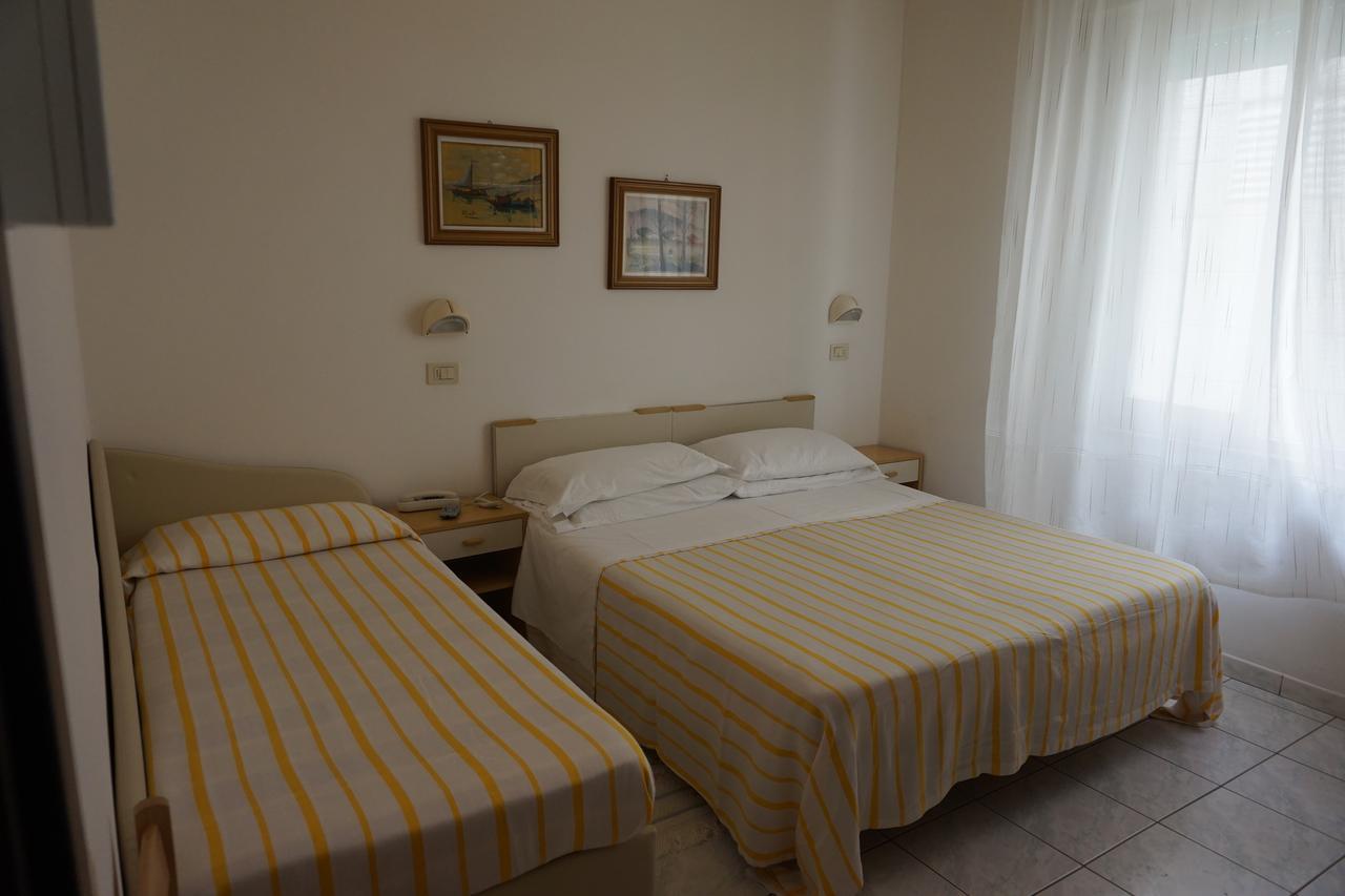 Hotel Aurora Gabicce Mare Εξωτερικό φωτογραφία